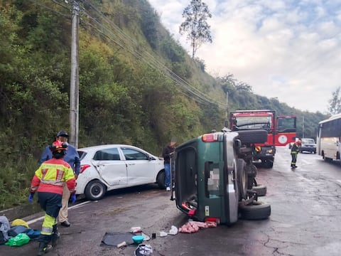 Cuatro personas afectadas por colisión de dos vehículos en el norte de Quito