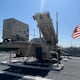 Estados Unidos ensaya novedosa estrategia de guerra: llevar defensas antimisil terrestres a buques livianos de manera rápida, modular y expedicionaria