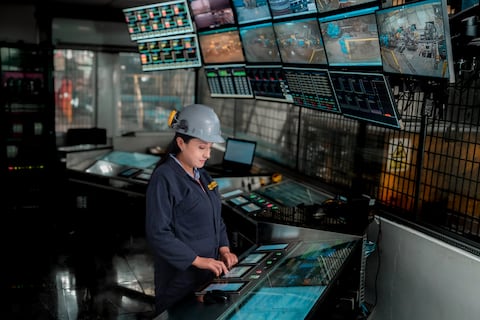 Valeria se forja en acero: de la computación al centro de control de producción