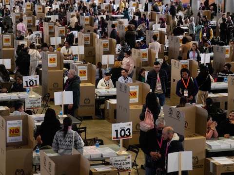 Colombianos en España votan preocupados por la corrupción o la inseguridad