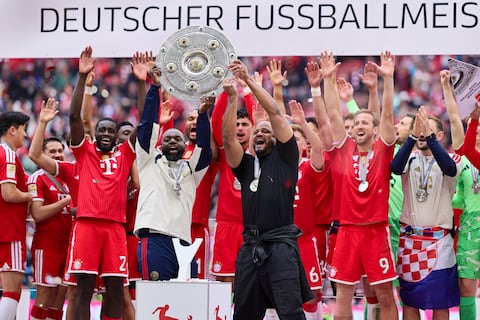 Bayern Munich celebra su título de Bundesliga con goleada ante Colonia