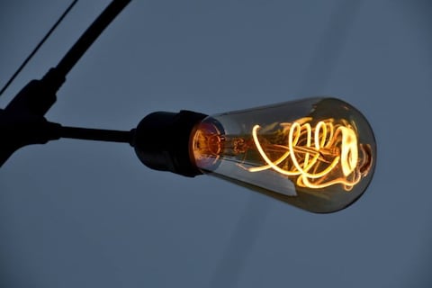 Cortes de energía eléctrica reportan usuarios en zonas de Guayaquil y La Aurora este sábado, 18 de octubre