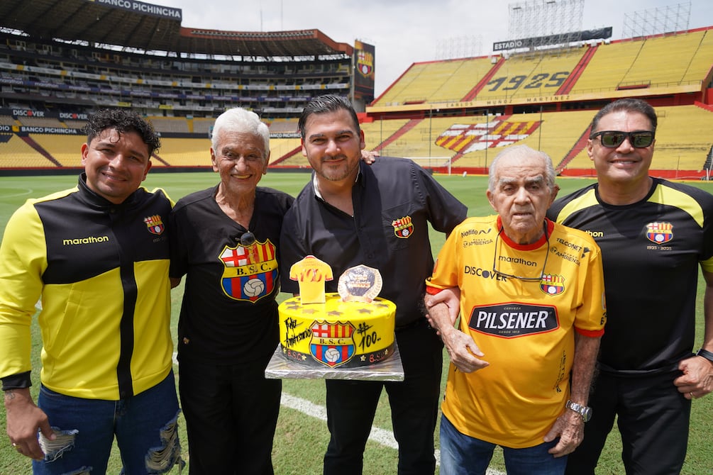 Barcelona SC celebra su centenario con glorias de la década de los 60