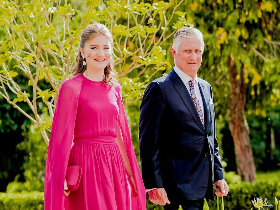 El rey Felipe de Bélgica revela si abdicará en favor de su hija, la princesa Isabel, de 23 años