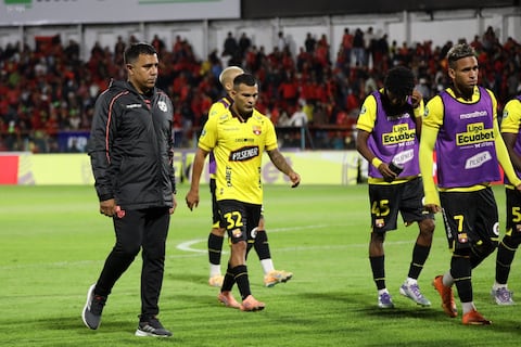 César Farías analiza la derrota de Barcelona SC en Cuenca: ‘No podemos perder así’