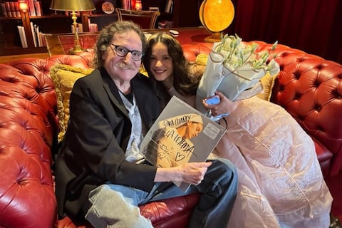 Rosalía se reúne con Charly García y recorre la iglesia donde fue bautizado el papa Francisco