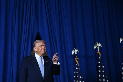 Donald Trump firma ley para forzar la publicación de los archivos Epstein