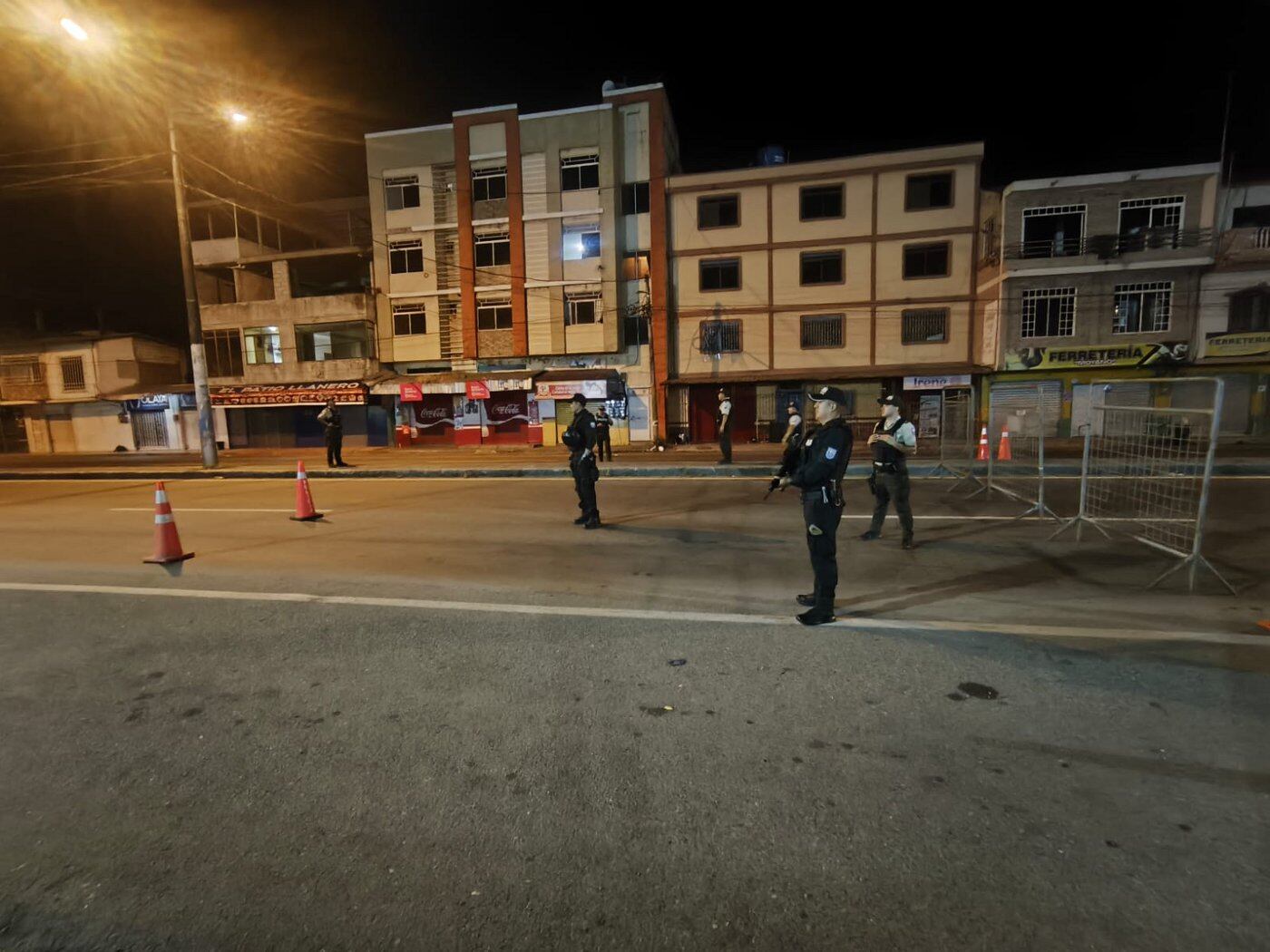Ecuador impone toque de queda en nueve provincias y aranceles del 100% a Colombia en escalada de tensión — image 3