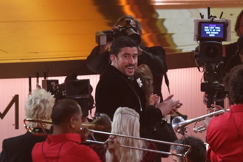 Gobierno español aplaude a Bad Bunny por su discurso de ‘Fuera ICE’