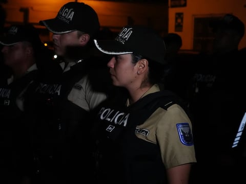 Policías y militares inician operativos en puntos estratégicos de Guayaquil en primera jornada de toque de queda