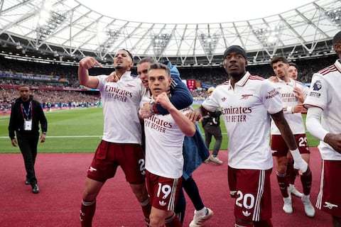 Arsenal vence a domicilio al West Ham y se acerca al título de la Premier League: Piero Hincapié fue suplente