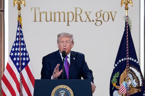 Trump presenta TrumpRx: medicamentos populares bajan hasta 80% de precio en nueva plataforma