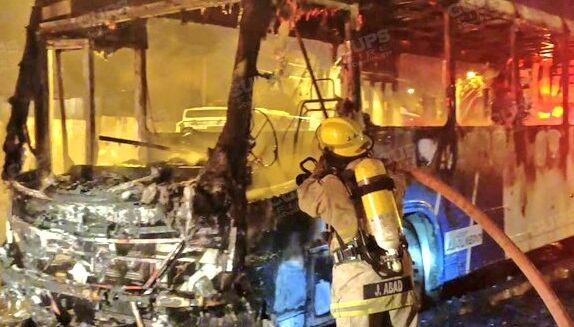 Bus de línea urbana se incendió en el norte de Guayaquil | Comunidad | Guayaquil | El Universo