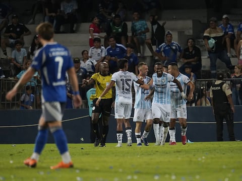 ‘Fuera, Sánchez, fuera!: El Capwell perdió la paciencia con el DT de Emelec y pide su salida