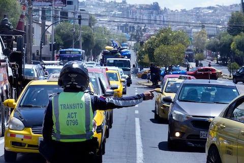 “Debemos reducir los fallecidos por siniestros de tránsito”: plan vial en Quito apunta a mejoras en transporte público y obras de infraestructura vial