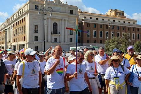 Un paso histórico en el Vaticano: católicos LGTBIQ+ cruzan la Puerta Santa