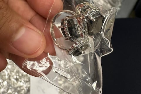 Aeropuerto de Guayaquil: aduana retiene $ 77.000 en joyas sin declarar