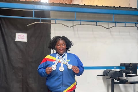 Lisseth Ayoví se corona campeona sudamericana de pesas en Guayaquil