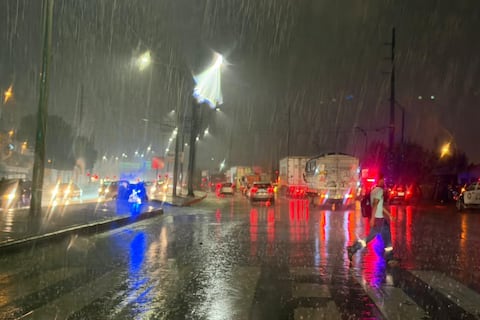 Lluvias con tormenta eléctrica golpearon varios sectores de Guayaquil la noche de este jueves, 7 de mayo