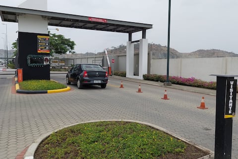 ‘Hay que ver a quién alquilan las casas’: temor tras doble asesinato en una urbanización de la vía a Salitre