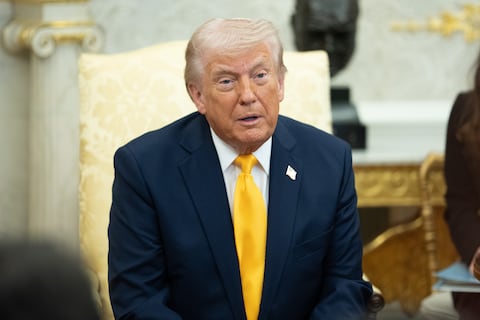 Donald Trump ordena posponer durante 5 días los ataques a centrales eléctricas de Irán