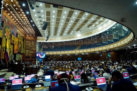 Asambleístas, no defrauden al país