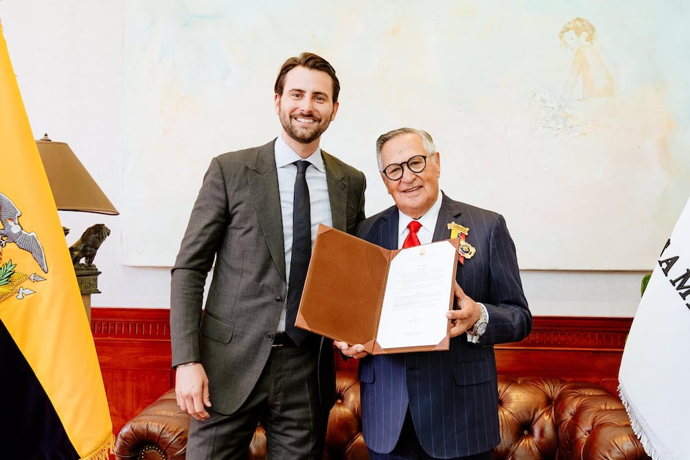 Jaime Jarrín, voz histórica de los Dodgers de Los Ángeles, fue condecorado por la Asamblea Nacional
