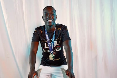 Éderson Castillo, el único jugador del plantel actual de Liga de Quito que no había nacido cuando los albos ganaron su primera Copa Libertadores