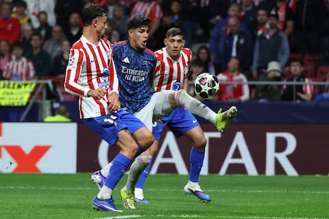 ‘Otra buena actuación’, la prensa inglesa destaca a Piero Hincapié tras la semifinal de ida de Champions League