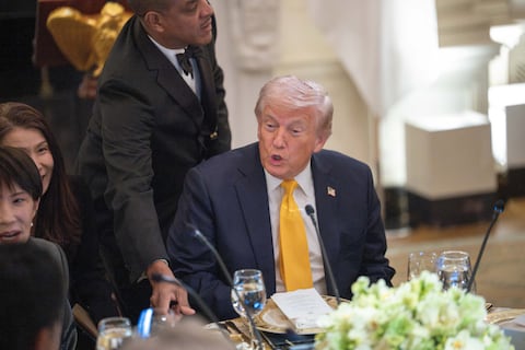 Luz verde a moneda conmemorativa con imagen de Donald Trump por aniversario 250 de EE. UU.