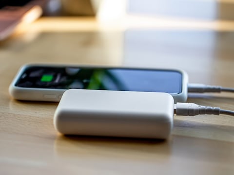 DGAC informa de actualización de seguridad para ‘power banks’ y baterías de litio en vuelos