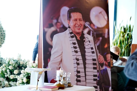 “La música ecuatoriana perdió un referente y nosotros un papá”, multitudinario velorio para el último adiós de Gustavo Velásquez