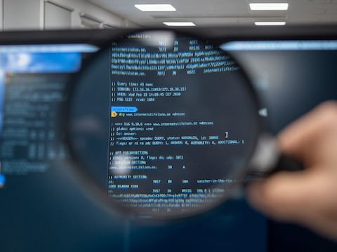 China equipa en silencio a su ejército con armas para la ciberguerra: está probando más de 10 armas cibernéticas con tecnología cuántica