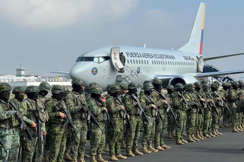 ‘Seguirán llegando hasta cuando sea necesario’: 8.000 militares arriban a Guayaquil para reforzar operativos de seguridad