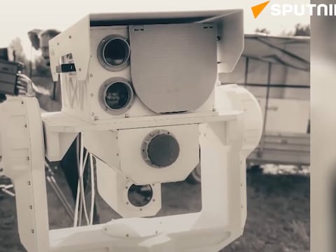 Rayo de Iterbio: El arma automática de LazerBuzz capaz de vaporizar amenazas en solo 0,5 segundos