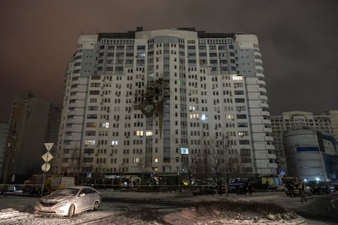 Ataque masivo ruso deja al menos cuatro muertos en Kiev y provoca cortes de luz y agua