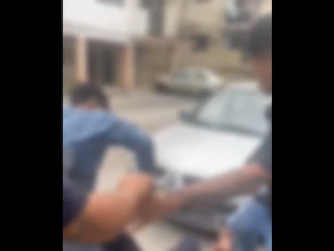 Denuncian a dos ciudadanos que agredieron a agentes en Urdesa