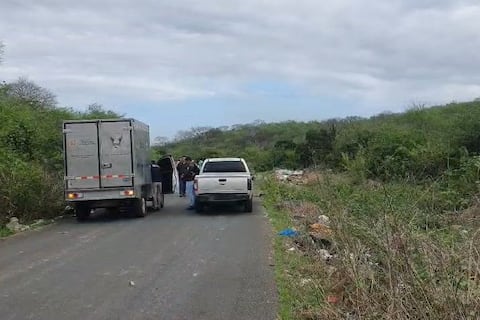 Hallan cuerpo decapitado con panfletos en la vía Colisa, en Montecristi