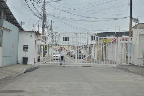 ‘Una vez que cruzas la reja, ya eres vulnerable’: vecinos de Samanes refuerzan seguridad con portones, cámaras y rondas policiales