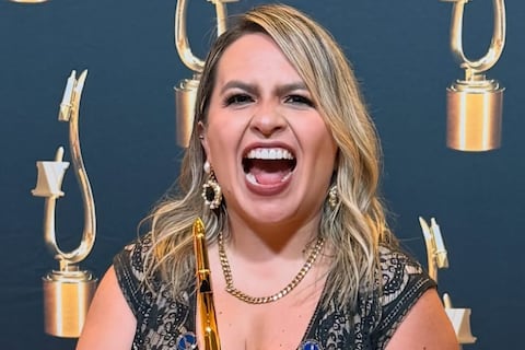 Sol Betancourt, la voz ecuatoriana de Waze, gana su primer premio de la Sociedad de Artes y Ciencias de la Voz, en Los Ángeles