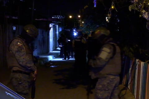 Policía halla balas de fabricación militar tras masacre en la parroquia Leonidas Proaño