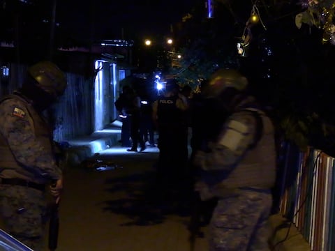 Policía halla balas de fabricación militar tras masacre en la parroquia Leonidas Proaño