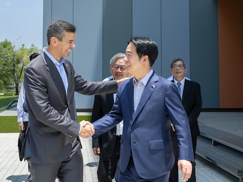 “Tecnología taiwanesa con energía paraguaya”: Santiago Peña anuncia gran centro mundial de IA
