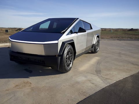 Propietario de Cybertruck asegura que la camioneta se está desarmando por la ola de frío: “Los paneles están visiblemente desprendidos y tiemblan al conducir”