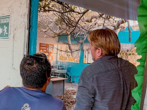 15 menores afectados por caída de rama de árbol en aula de clases en Salinas