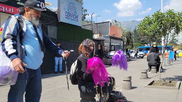 “Venimos a ver a Shakira y a gozar un poco de Quito”: cientos de fanáticos llegaron a la capital para el concierto