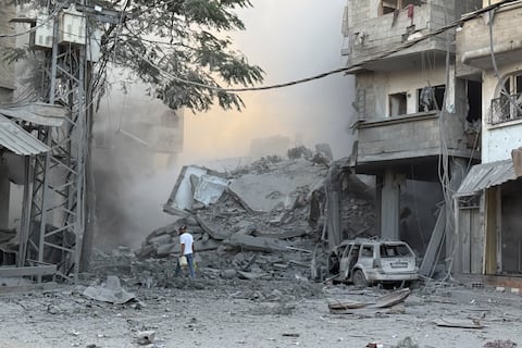 Tras un día de bombardeos, el Ejército israelí reanuda aplicación del alto el fuego