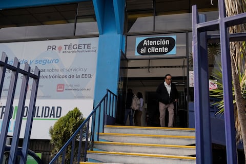 Usuarios reportan cortes de luz este domingo en varios sectores de Quito