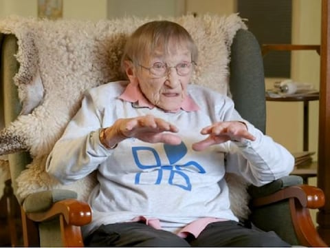 Margaret Bradshaw, botánica de 100 años a senderistas: “Los animo a quitarse los auriculares, a mirar el cielo, el horizonte”