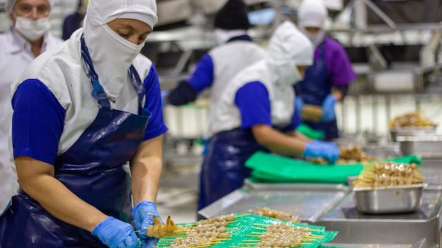 Firma con Estados Unidos: ‘Todo acuerdo que el país negocie debe incluir al camarón’